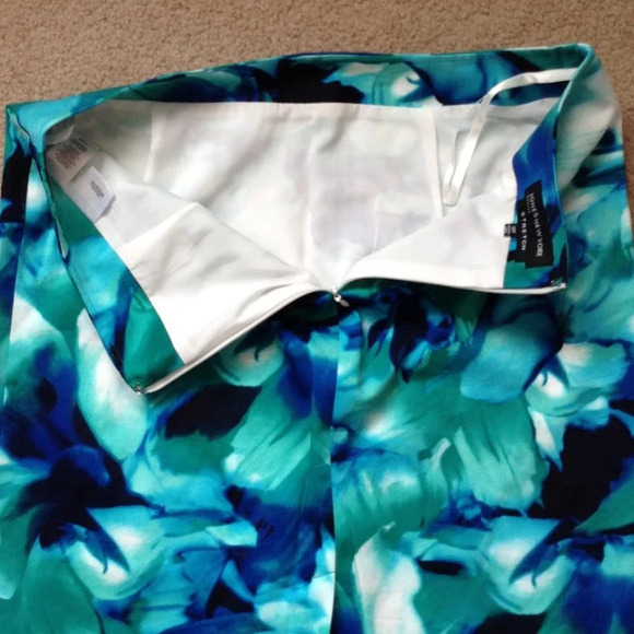 Jones New York Women's Mini Pencil Skirt Size 10 Petite Blue Green Floral - Picture 6 of 6